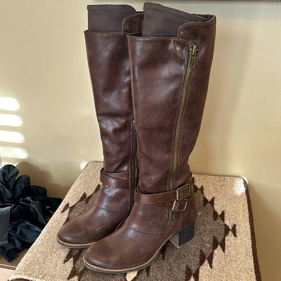 Carlos by Carlos Santana Knee High Brown Boot - Picture 4 of 11